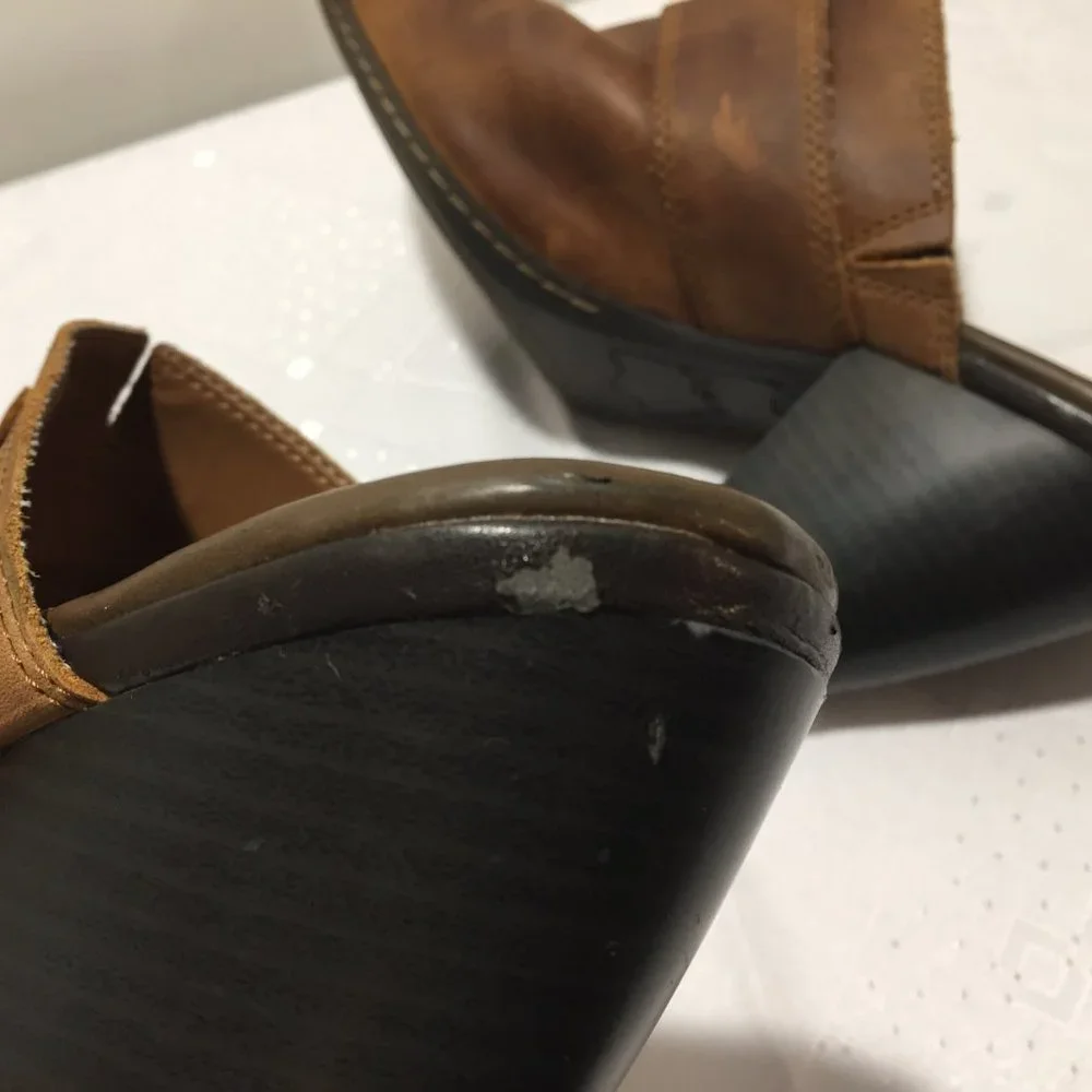 Born b.o.c. Clogs - Picture 12 of 16